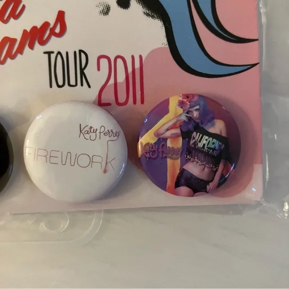 KATY PERRY Teenage Dream The California Dreams Tour 2011 Button Pin Set of 4 NEW - Picture 6 of 6
